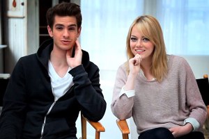 emma-stone-andrew-garfield-cover-video_th