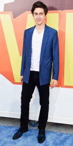 2015 MTV Movie Awards - Red Carpet