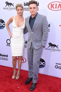 jesse-mccartney-bbmas-red-carpet-billboard-400