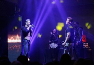 THE BACHELORETTE - "Episode 1104" - After a bombshell beginning to her night, Kaitlyn is happy with the men she now will take with her to New York City. Eight fortunate men join the Bachelorette at Stage Forty 8 where they meet rap legend Doug E. Fresh. The hip-hop icon tells the guys that they will be writing and performing their own raps in a rap battle contest to win Kaitlyn's heart in front of a packed audience. With Doug E. Fresh's help, they try their best to simultaneously insult one another and impress the Bachelorette. One man, who is in the doghouse, takes things a bit too far, resulting in the crowd booing him, on "The Bachelorette," MONDAY, JUNE 8 (9:00-11:00 p.m., ET), on the ABC Television Network. (ABC/Heidi Gutman) SHAWN B., KAITLYN BRISTOWE, JUSTIN, DOUG E. FRESH