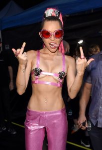 Miley-Cyrus-MTV-VMAs-2015-Pictures