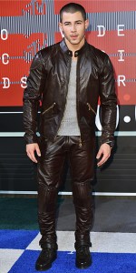 nick-jonas-290